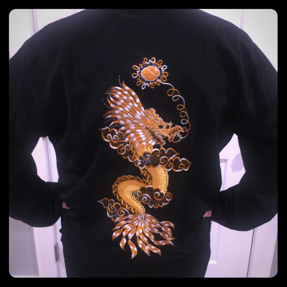 👑NEW PRICE👑NWOT CRAZY RICH ASIAN BLK/GOLD TUNIC